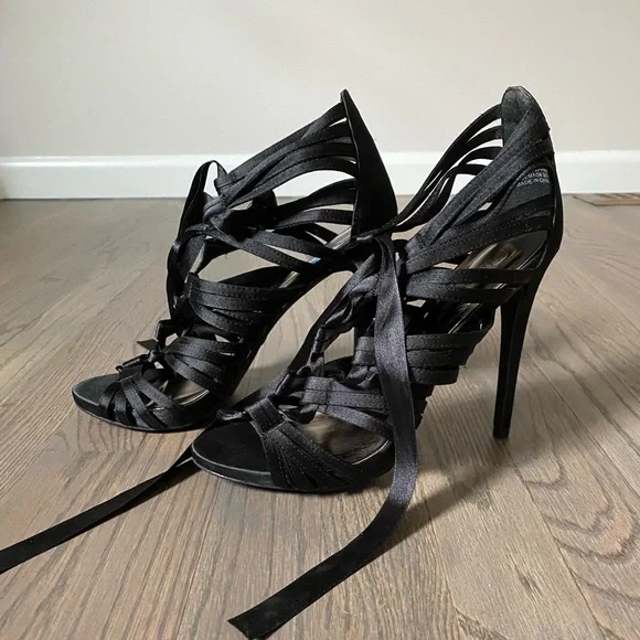 black Heels with satin straps size 8 1/2 new - Picture 1 of 6